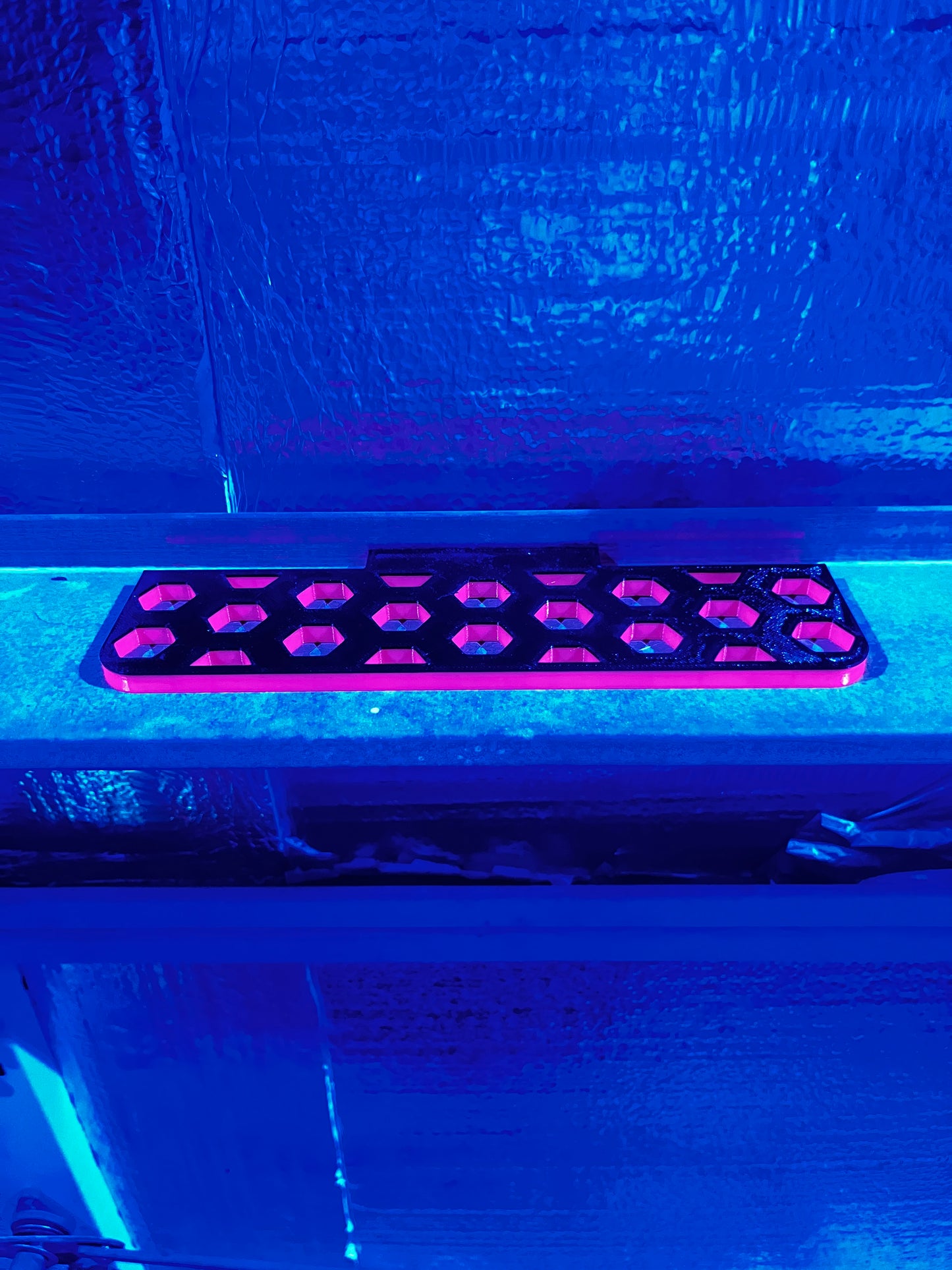 Magnetic frag rack - 14 plugs