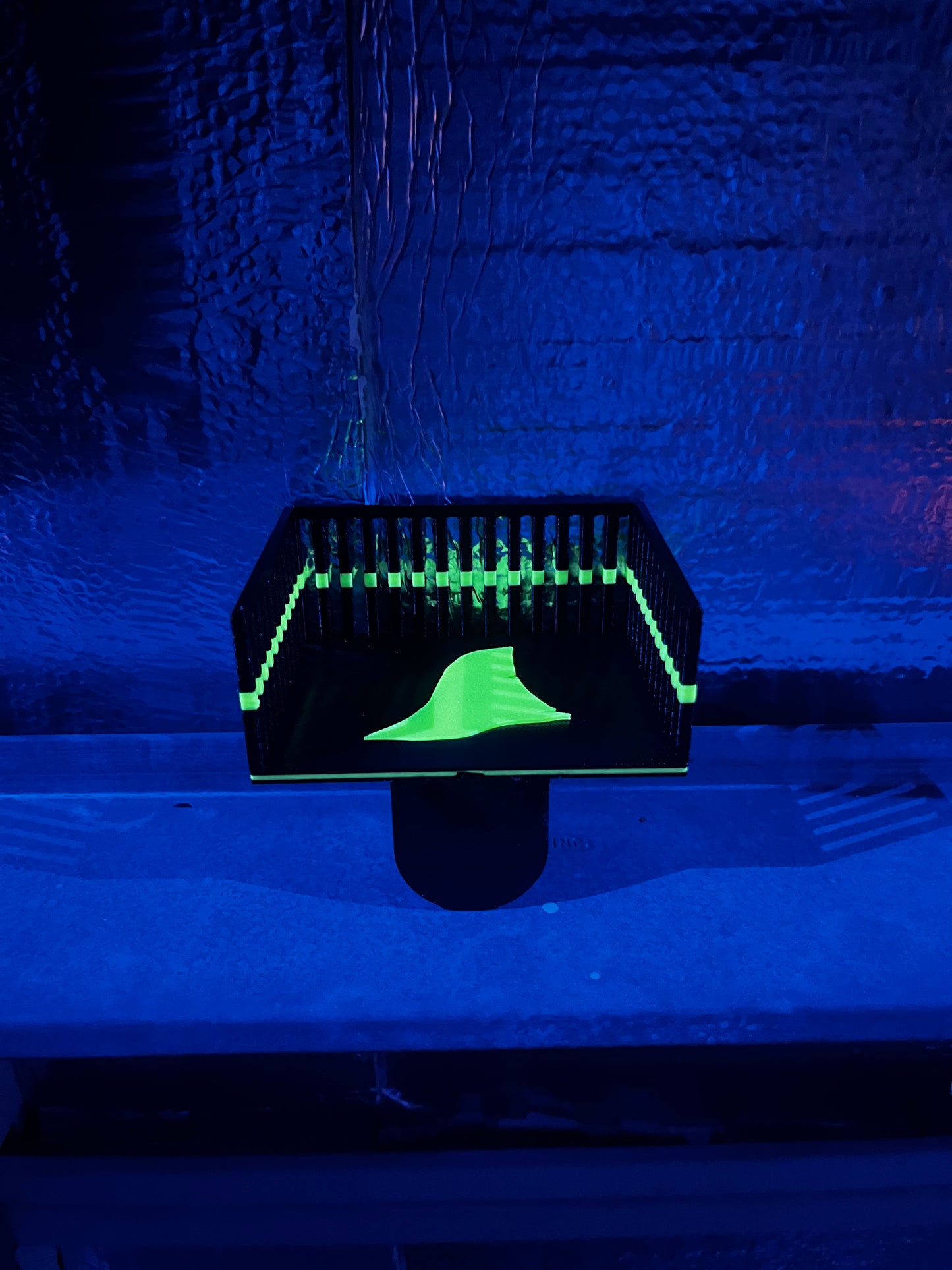 Magnetic mushroom basket